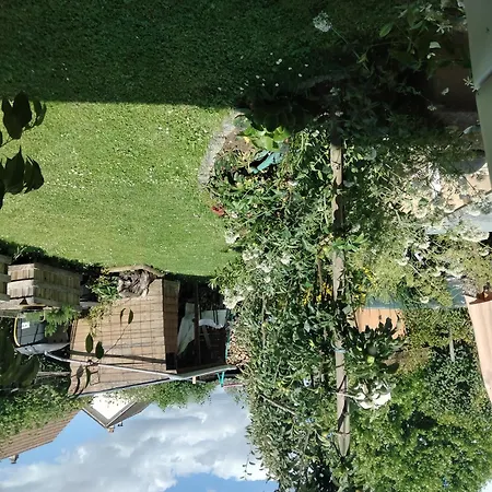 La Chapelle Homestay