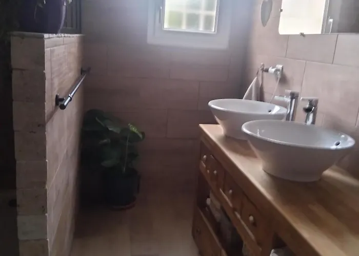 La Chapelle 4 - 4 Lits Doubles בית אירוח Teloché